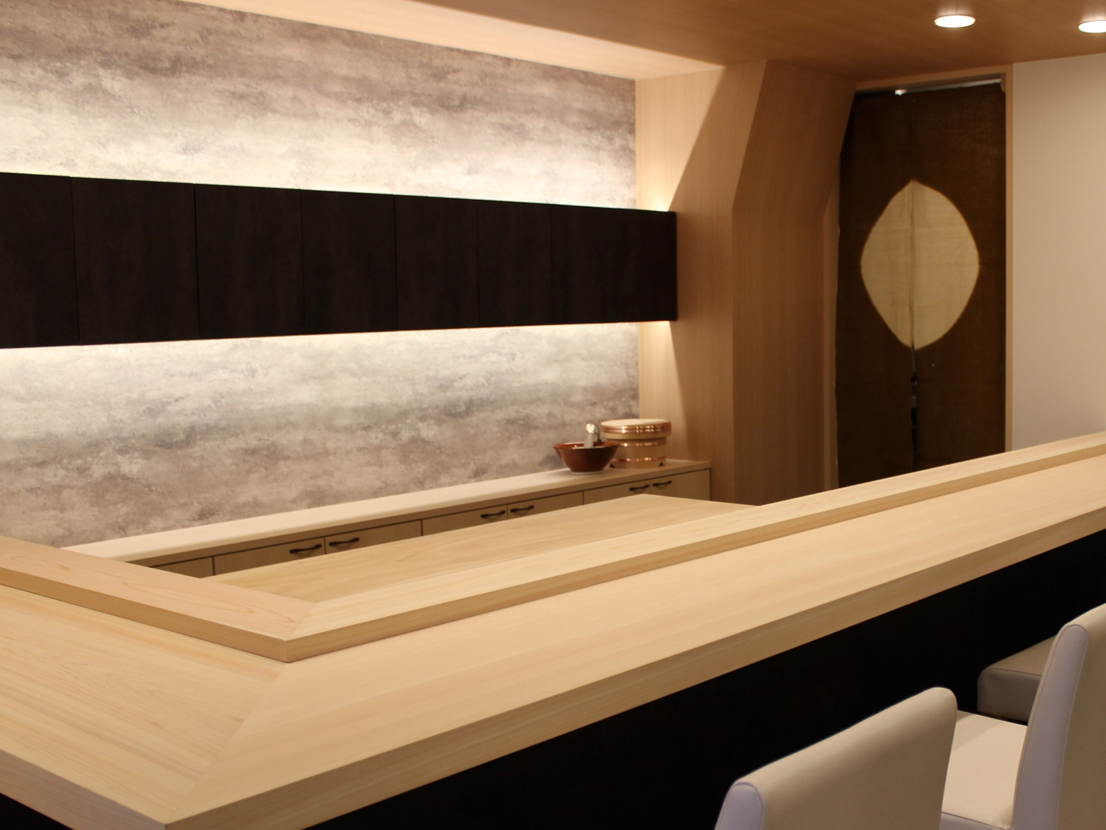 【飲食店】鮨 てつ也｜設計・施工例｜八百板工芸有限会社