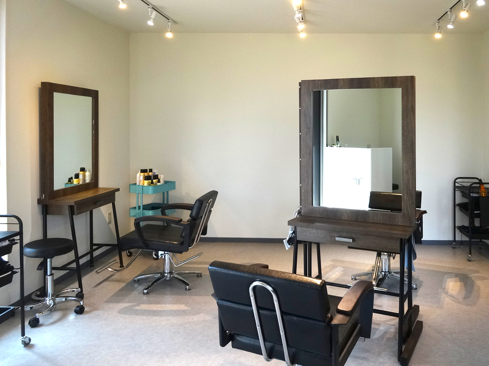 【美容室】Hair Salon mogy｜設計・施工例｜八百板工芸有限会社