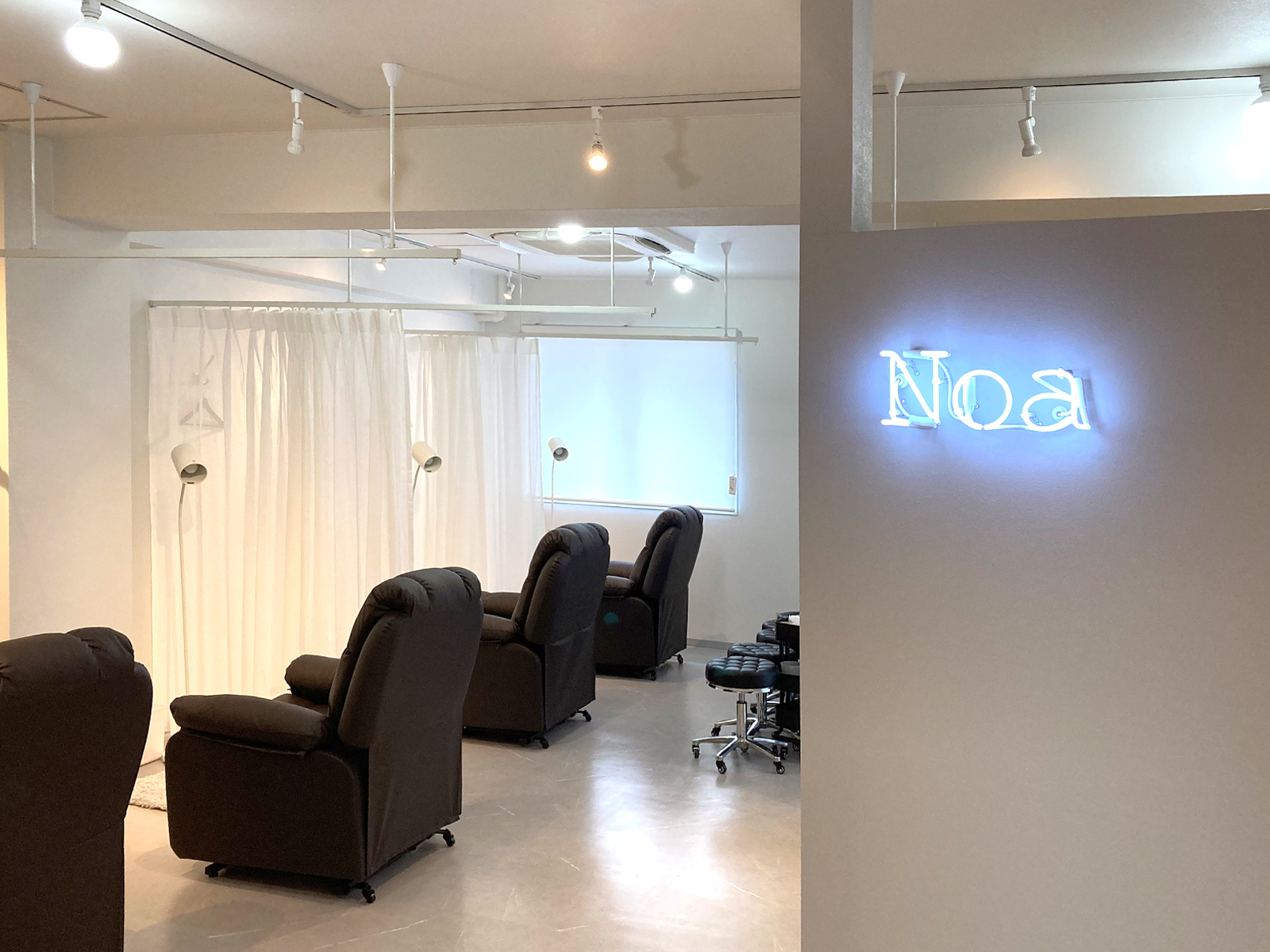 【まつげサロン】Noa 大塚店｜設計・施工例｜八百板工芸有限会社