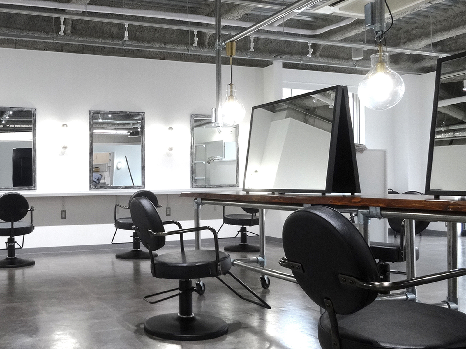 【美容室】HOLLY｜設計・施工例｜八百板工芸有限会社