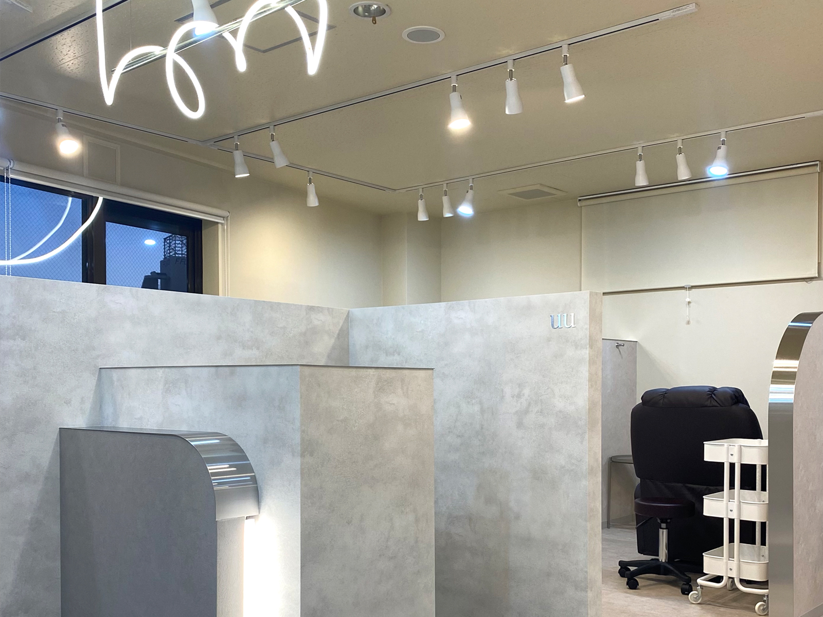 【まつげサロン】uu 高崎店｜設計・施工例｜八百板工芸有限会社